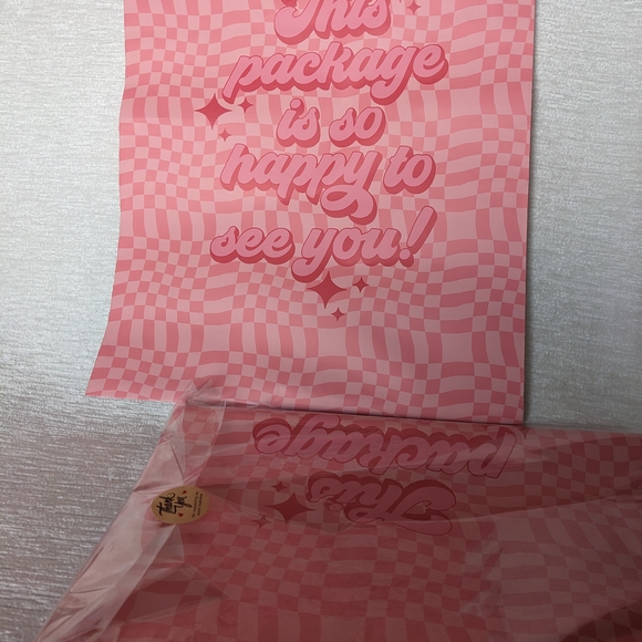 10 Pk 14" X 19" Thick Polymailers Pink Wavy This Package Is Happy To See You - Picture 3 of 5